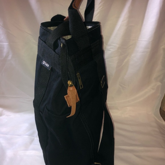 Backpack - Picture 3 of 4